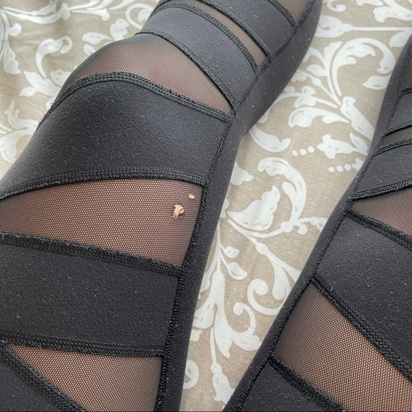 lululemon *limited edition* Tech Mesh High Times - Picture 9 of 9